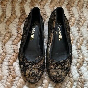 Chanel Black & Gold Flats Sz 37